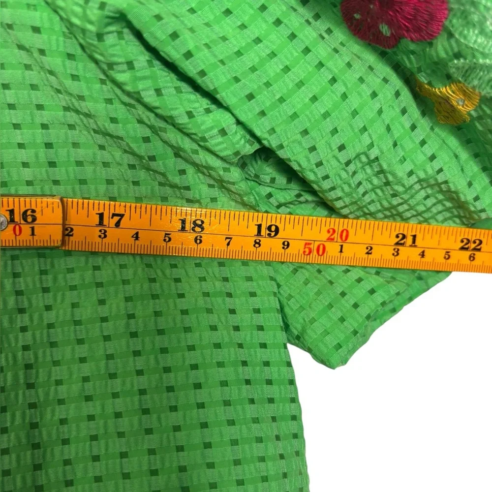 Umgee Seersucker Embroidered Floral Sleeve Green Blouse Size Small - Picture 9 of 11